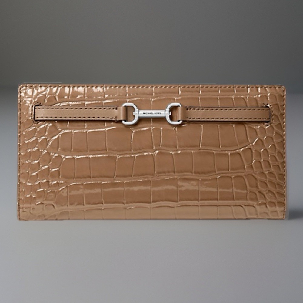NWT Michael Kors Carson‎ Large Patent Crocodile Embossed Wallet In Driftwood
